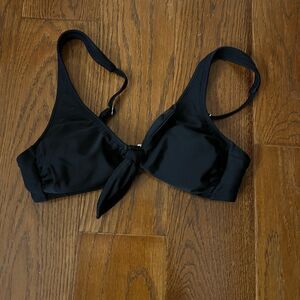 Xhilaration size medium black lightly padded bikini top